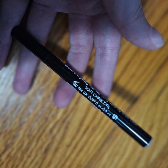 NEW! Laura Geller Brow Sculpting Marker Long-Wearing Brow Color Soft Charcoal - Picture 4 of 5